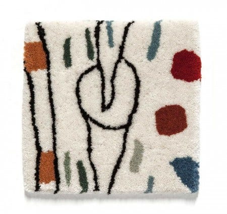 Created with the hand tufting technique, a manually operated pistol injects pieces of wool, intuitive and fluid lines are achieved, as well as an organic composition. The definitive and faithful reproduction of the original sketch by the designer.
