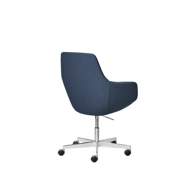 Fritz Hansen Little Giraffe™ Chair, Removable Cover, Five Castors