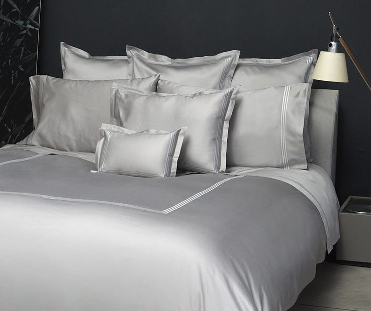 Signoria Platinum Sateen Duvet Cover with Button Closure