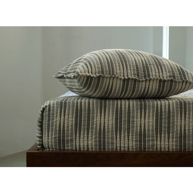 Area Curve Pillow Cover