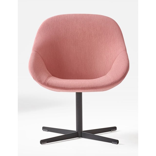 Artifort Beso Swivel Cross Base Lounge Chair