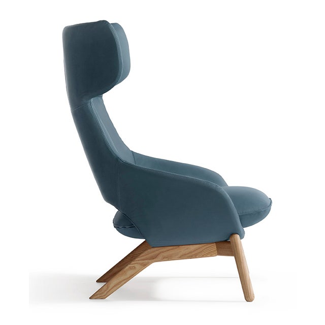Artifort Kalm Comfort 4-Legged Wood Base Chair
