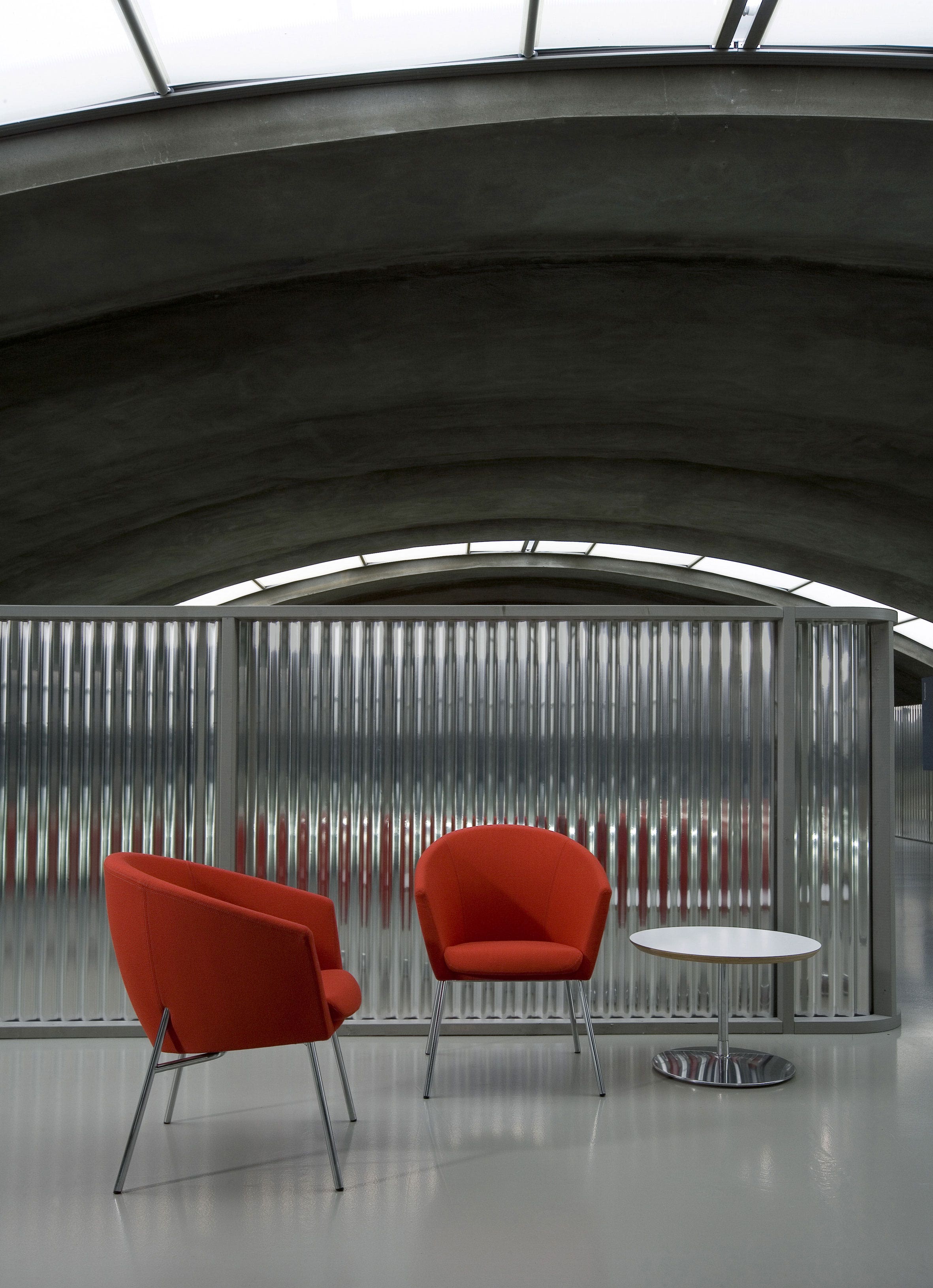 Artifort Megan Armchair - Thumbnail 2