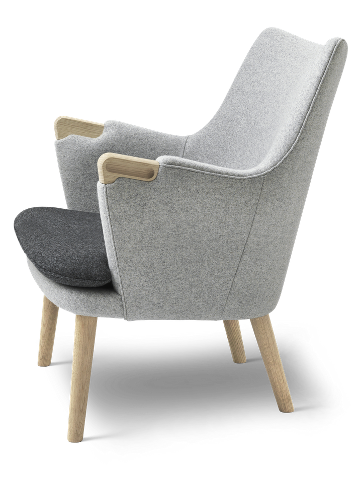 Carl Hansen & Son CH71 Lounge Chair - Thumbnail 3