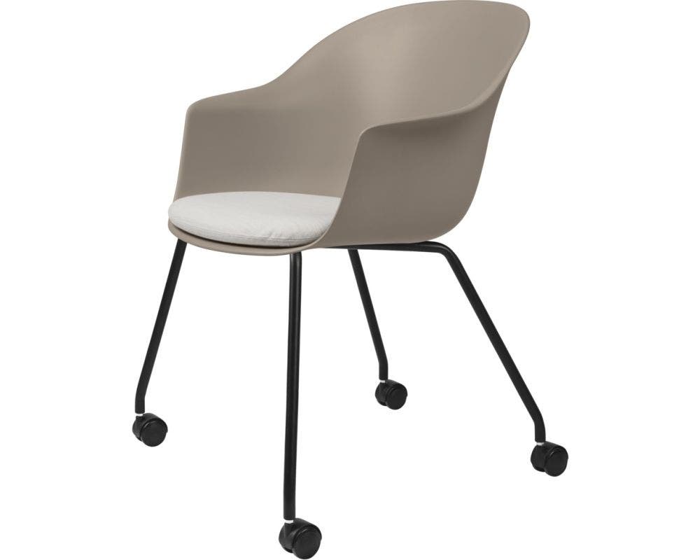Gubi bat meeting chair clearance