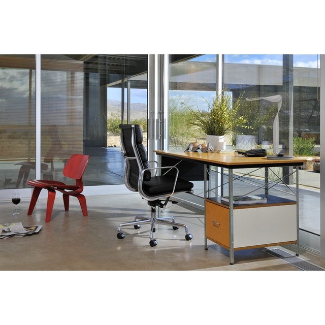Herman Miller EamesĀ® Soft Pad Executive Chair