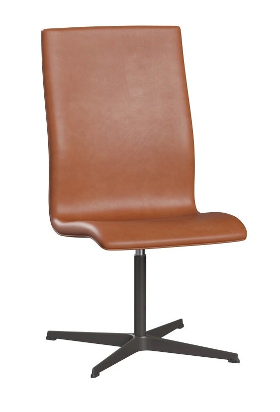 Fritz Hansen Oxford 4-Star Medium Back Chair, Fixed Seat Height with Toes