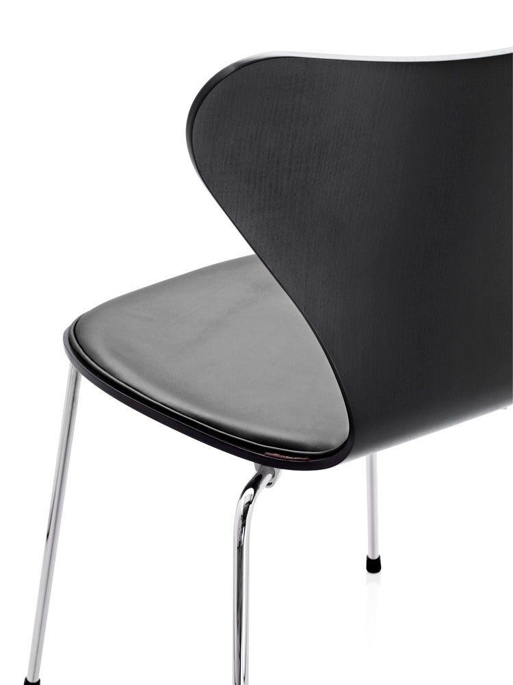 Fritz Hansen Series 7 Chair - Front Upholstered