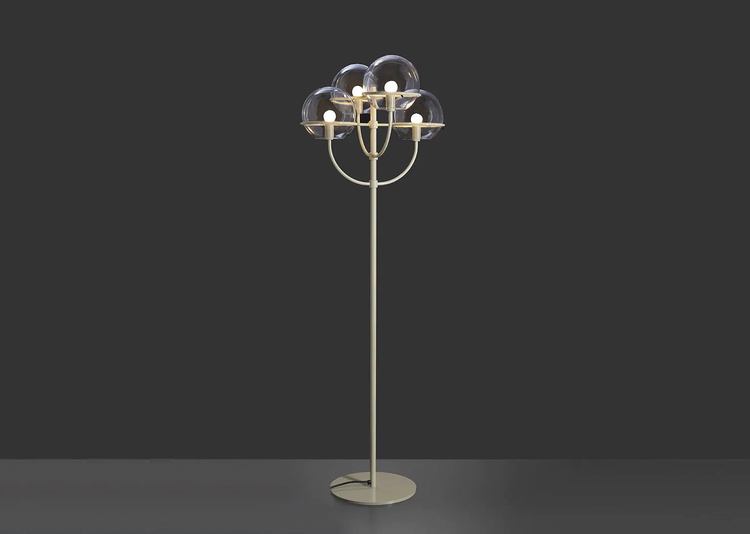 Oluce Lyndon Small Outdoor Floor Lamp