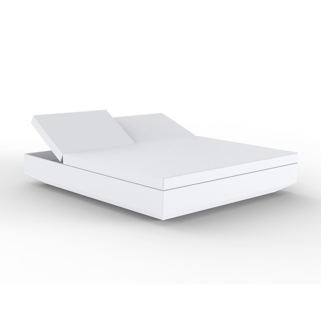 Vondom Vela Daybed with Two Reclining Backrest