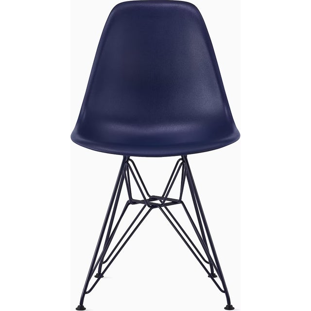 Herman Miller x HAY EamesĀ® Molded Plastic Side Chair